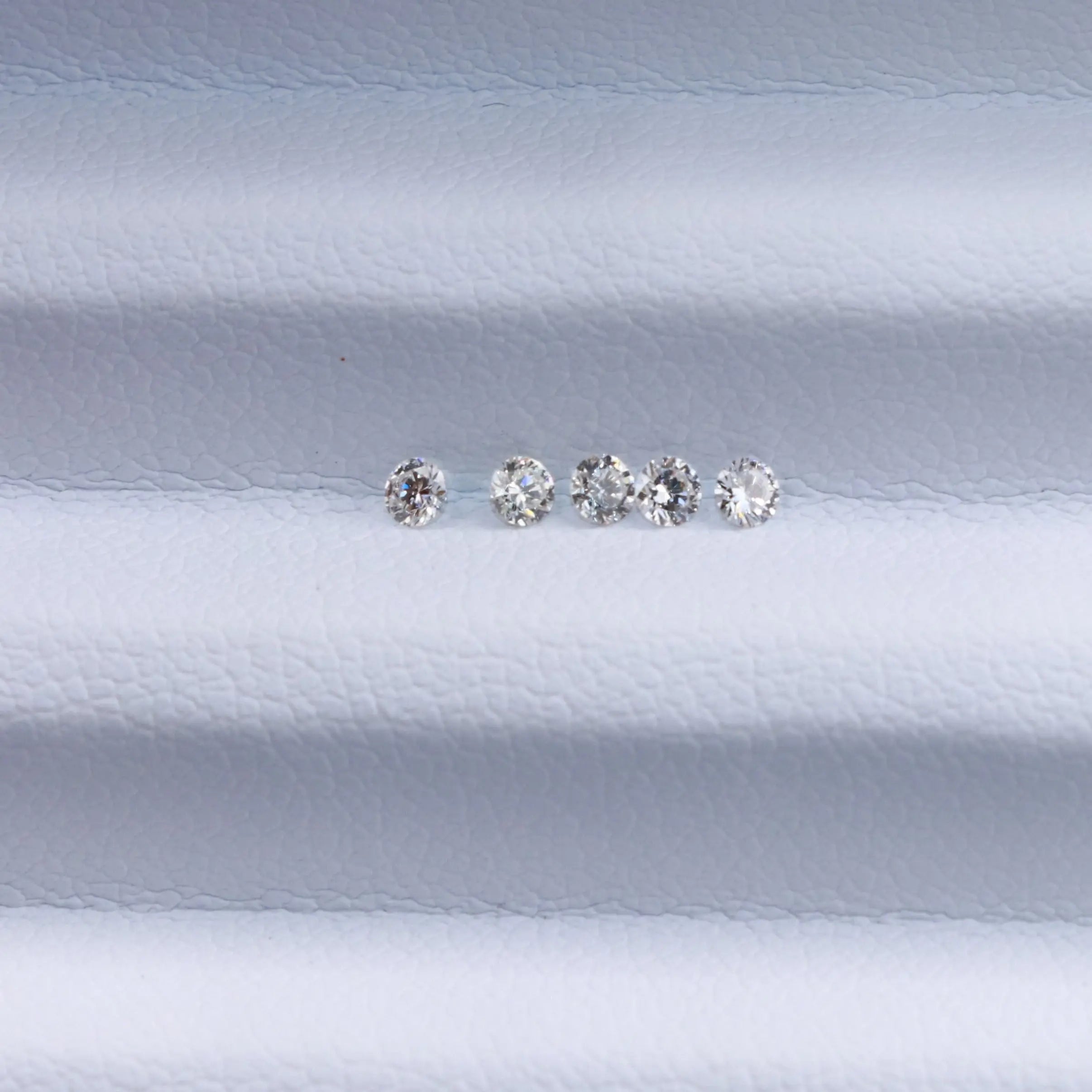 Diamants-naturels-2mm-couleur-D