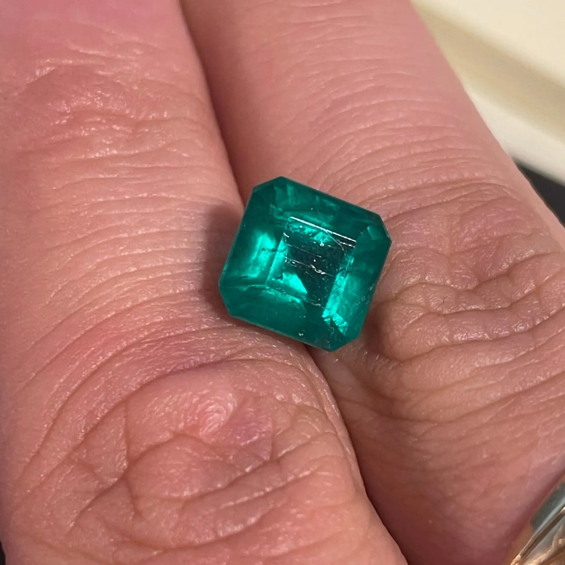 Emeraude-naturelle-3.41ct-Bresil