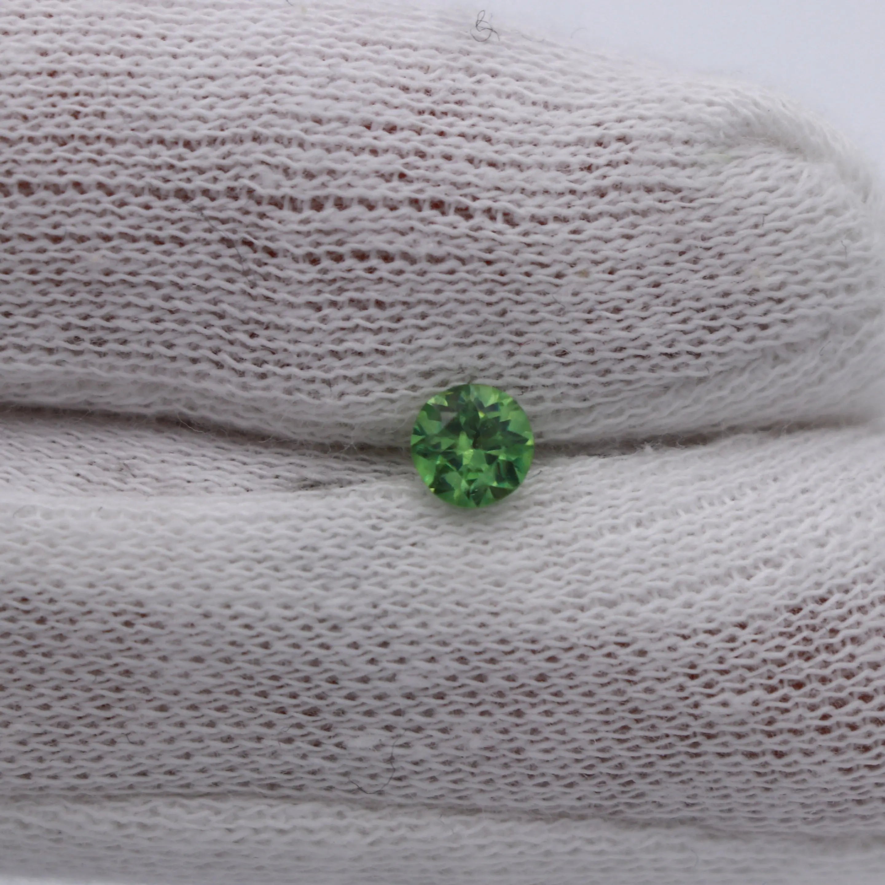 Grenat-Demantoide-0.56ct-Madagascar
