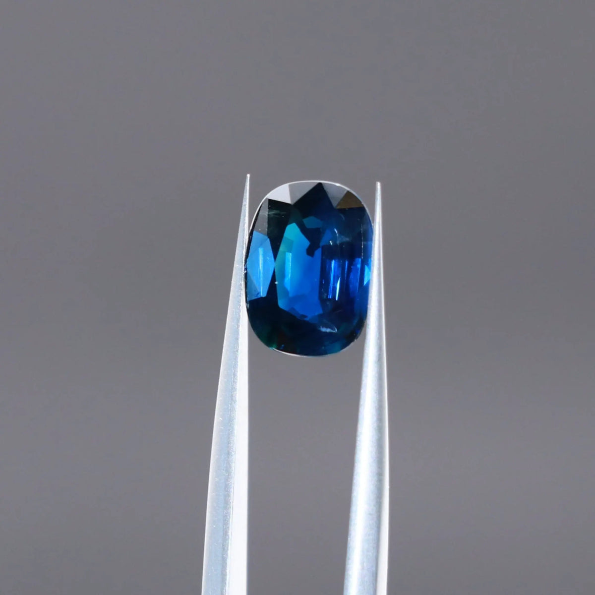 Saphir Naturel De Sri Lanka 1,54 Ct - Coupe Poire - Bleu AAA - Non Traité - Neuf Sans Emballage