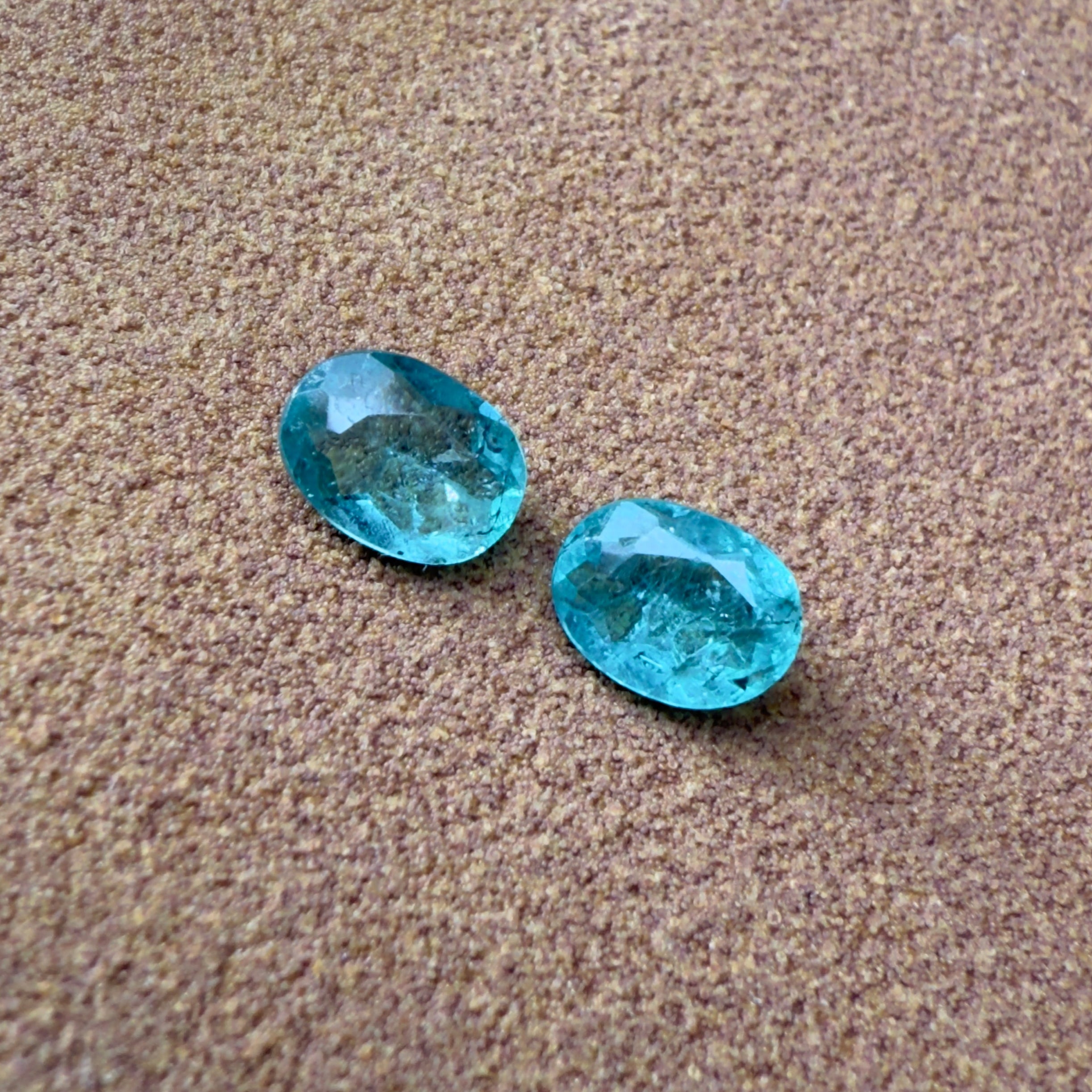 Paire de Tourmaline Paraiba Brésil 0.75 carat mael-gems