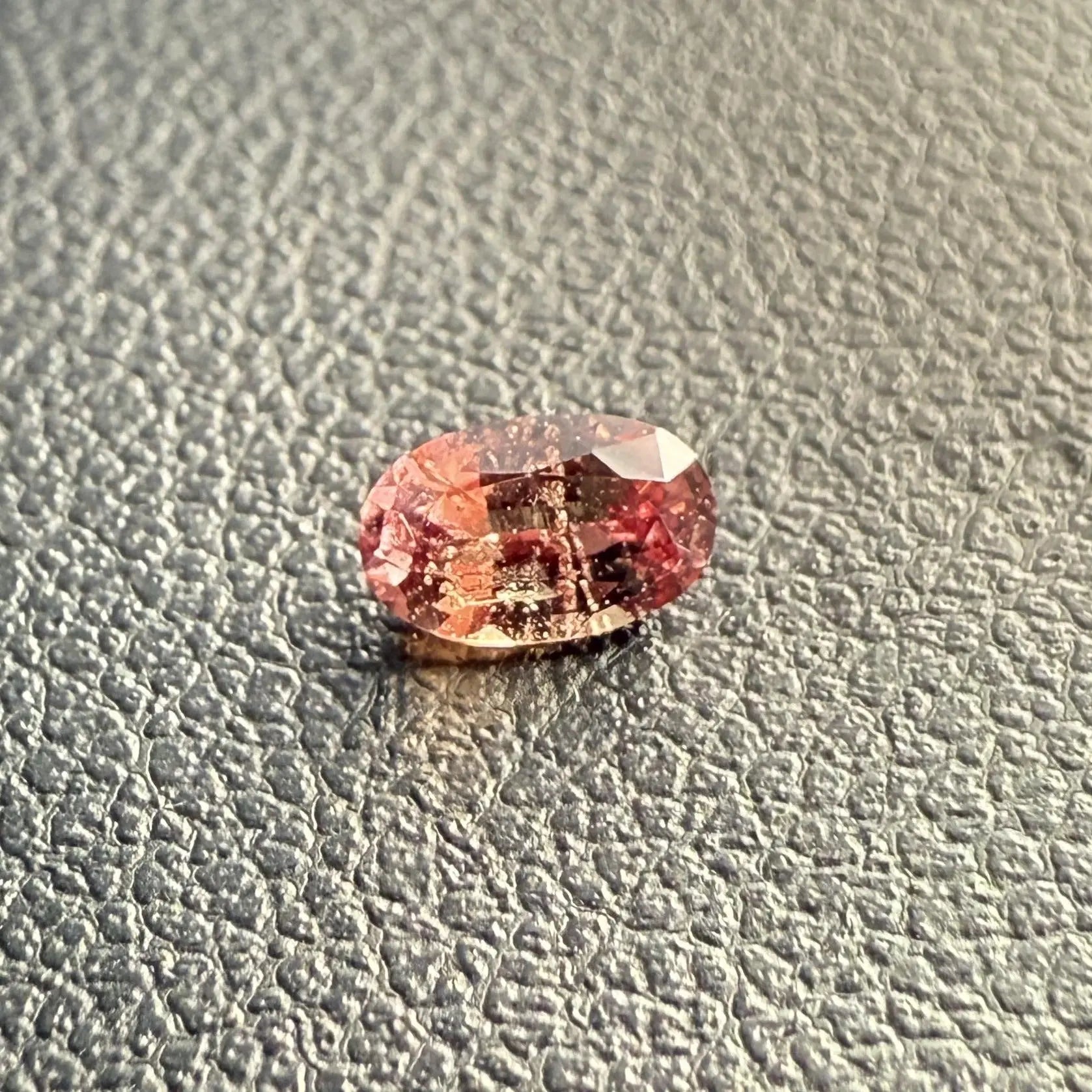 Saphir Padparadscha Naturel 0.30ct – Origine Mozambique mael-gems