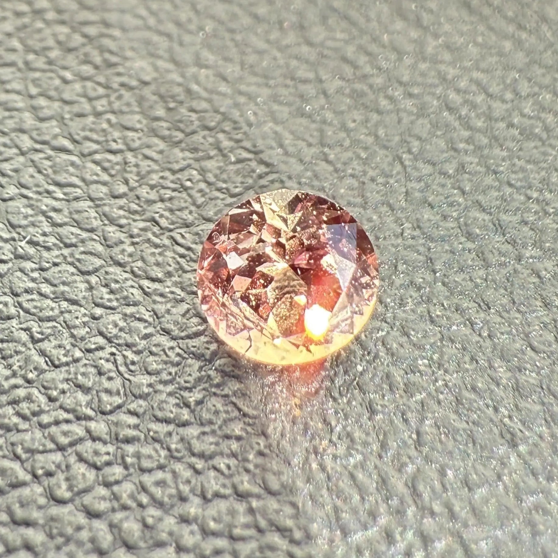 Saphir Padparadscha Naturel 0.35ct – Origine Mozambique mael-gems