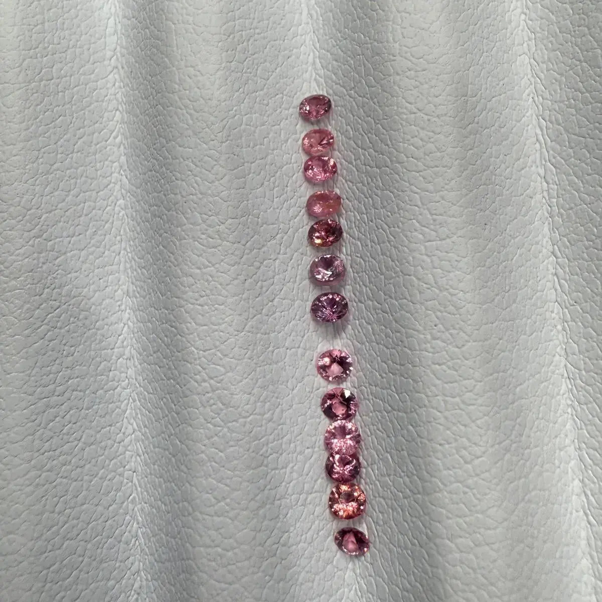 Saphirs-Padparadscha-2mm-Sri-Lanka-mael-gems