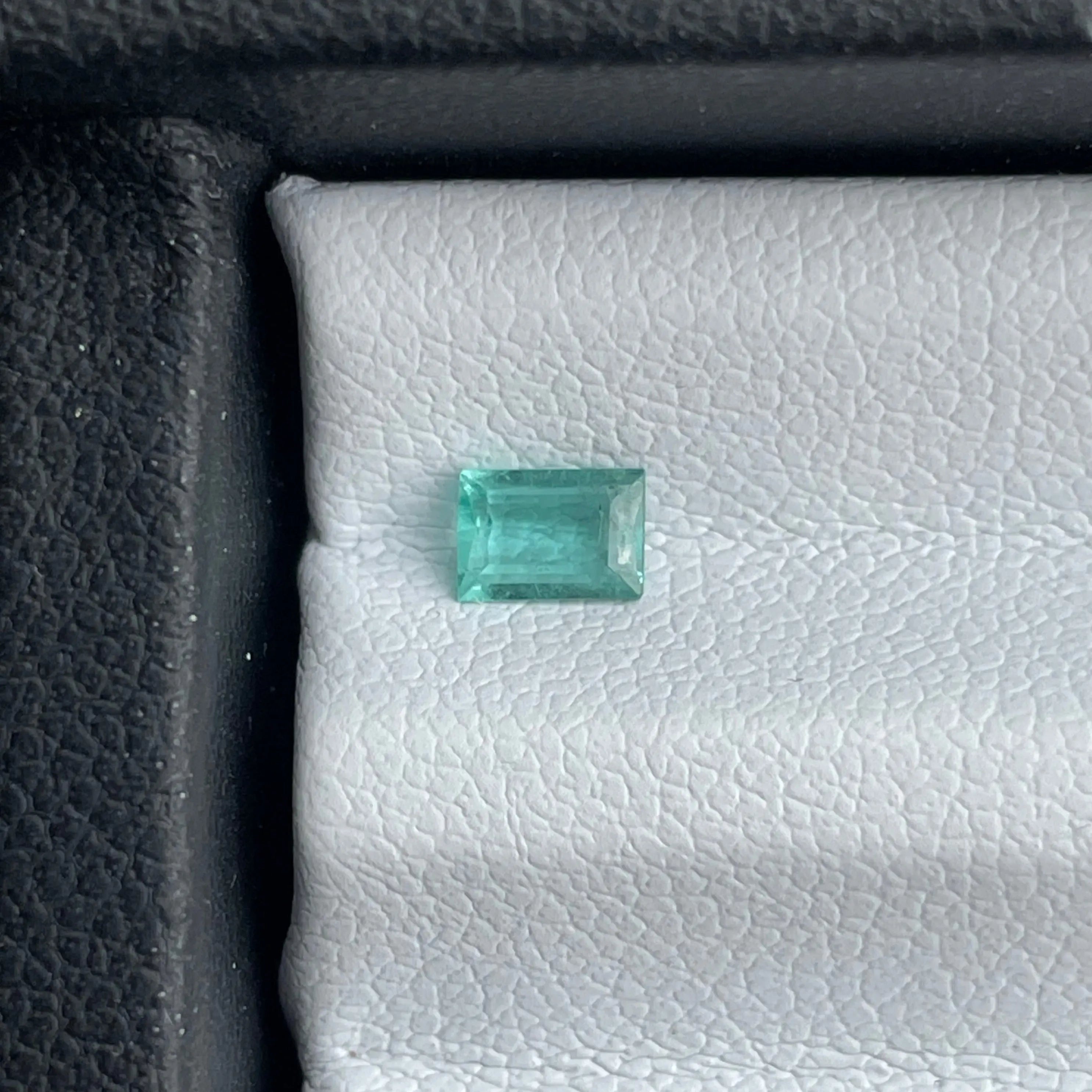 Tourmaline-Paraiba-Bresil-0.22ct-Sao-Jose-da-Batalha-mael-gems