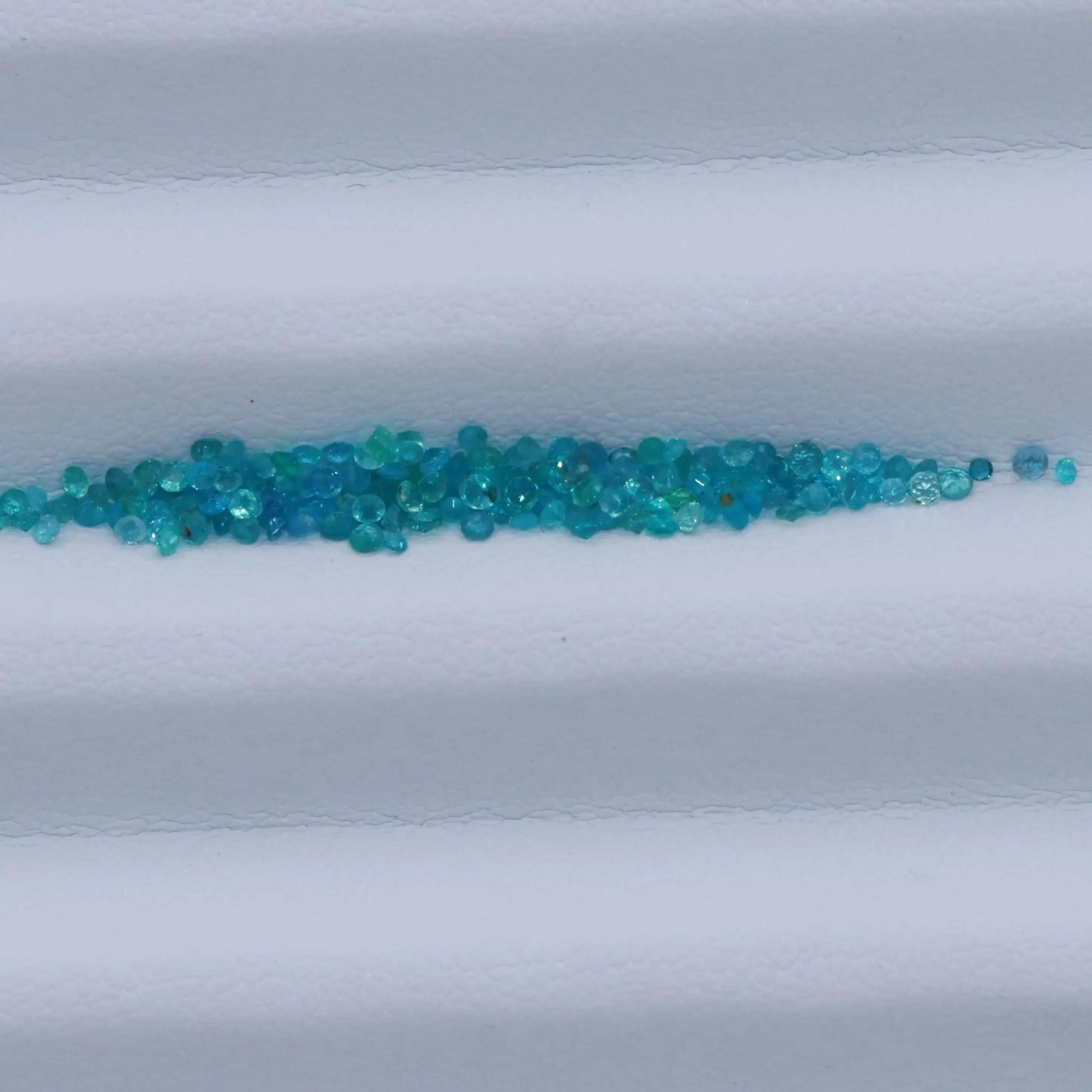 Tourmalines-Paraiba-du-Bresil-_Sao-Jose-da-Batalha_-mael-gems