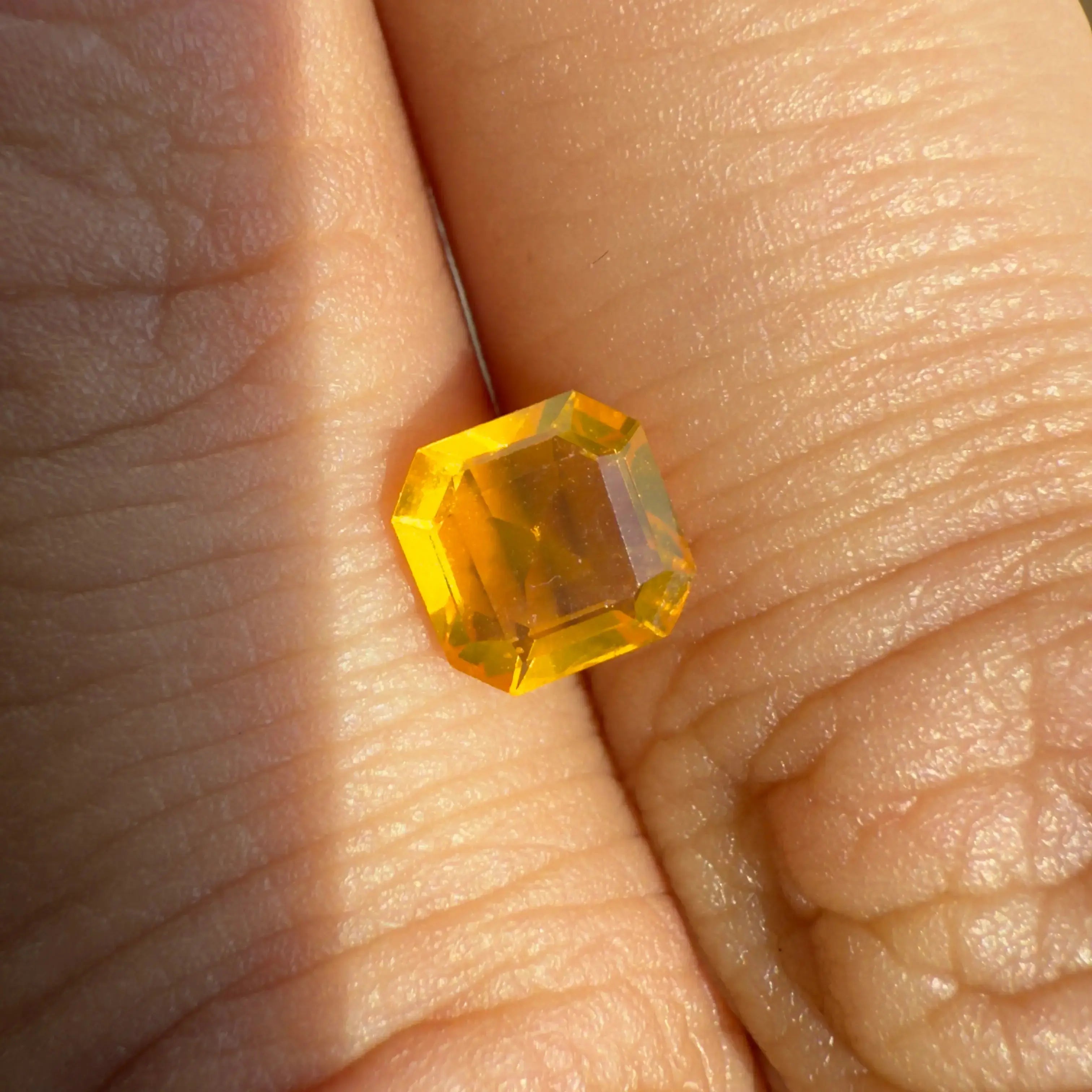 Opale de feu naturelle 0.70ct – Origine Mexique mael-gems
