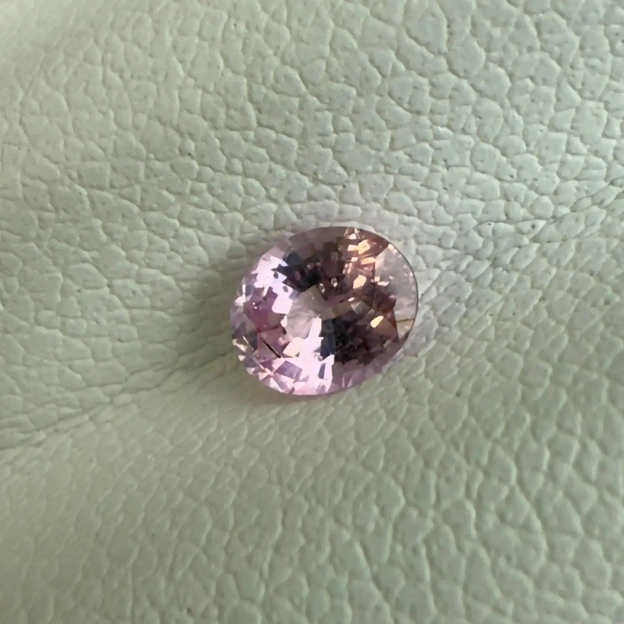 Saphir Rose Naturel – 0.40 ct – Non Chauffé – Origine Sri Lanka mael-gems