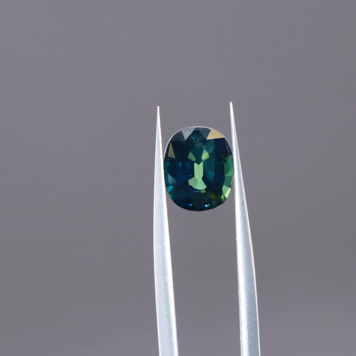 RARE !! SAPHIR VERT BLEU D'AUSTRALIE : 5.8 mm x 4.7 mm ★★ p449.129t