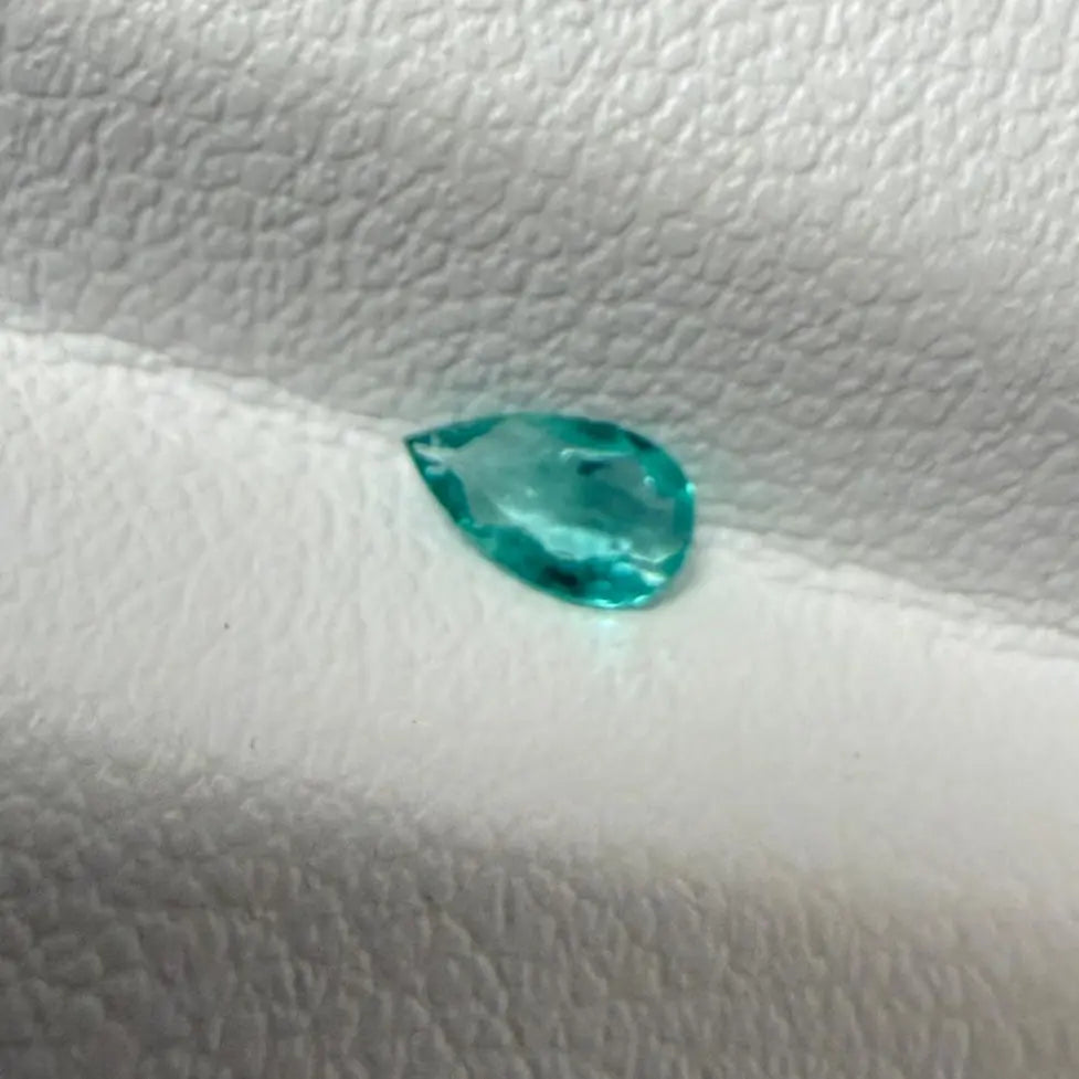 Tourmaline Paraiba Brésil 0.14ct couleur bleu néon mael-gems